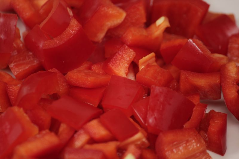 Geputztes, verzehrfertiges Gemüse - Kapern Paprika