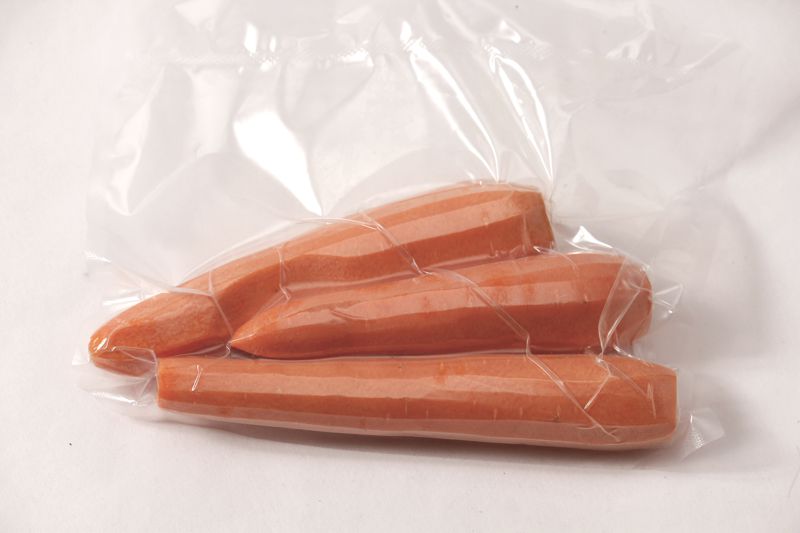 Geputztes, verzehrfertiges Gemüse - Karotten