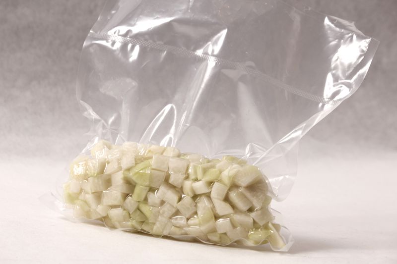 Geputztes, verzehrfertiges Gemüse - Kohlrabi