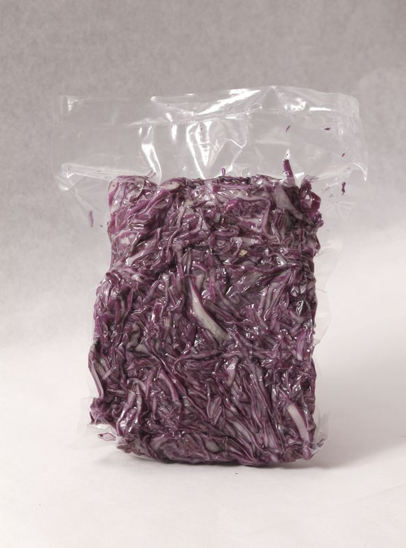 Geputztes, verzehrfertiges Gemüse - Rotkohl und Weißkohl